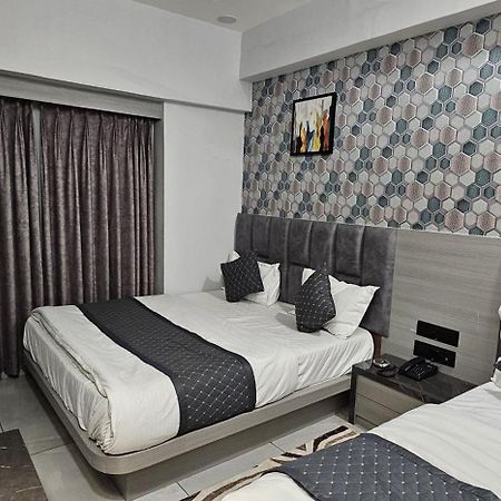 Hotel Allen Ahmedabad Extérieur photo